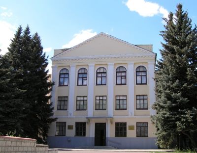 Садівник! Хочеш соковито смачних яблук восени? Посади Свіжість!