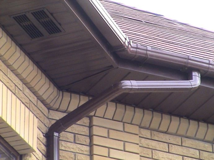 Звиси покрівлі: пристрій, розміри і мінімальний звис Звиси покрівлі: пристрій, розміри і мінімальний звис