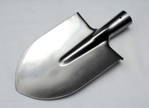 Лопата штикова: з чого виготовляють її совок і держак? + відео