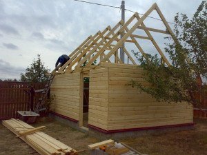 Гараж своїми руками з дерева – всі тонкощі роботи з деревяним брусом + Відео