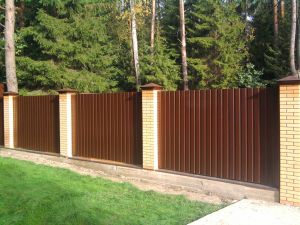 Ондулін або профнастил: що краще і дешевше Ондулін або профнастил: що краще і дешевше