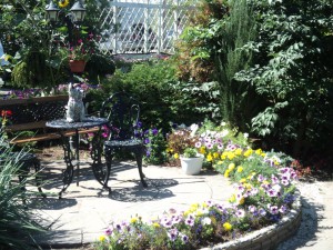 Дизайн дачної ділянки своїми руками – як оформити сад? + відео