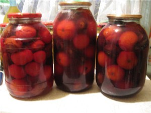 Помідори зі сливами на зиму – смаколики до мяса і просто так! +Відео
