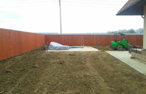 Укладання рулонного газону – озеленення ділянки своїми руками + відео