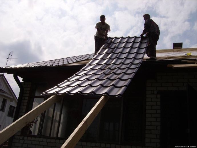 Монтаж металочерепиці своїми руками: фото, відео Монтаж металочерепиці своїми руками: фото, відео