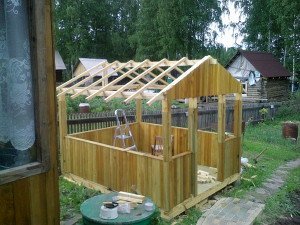 Проста альтанка своїми руками – швидка споруда місця відпочинку + відео