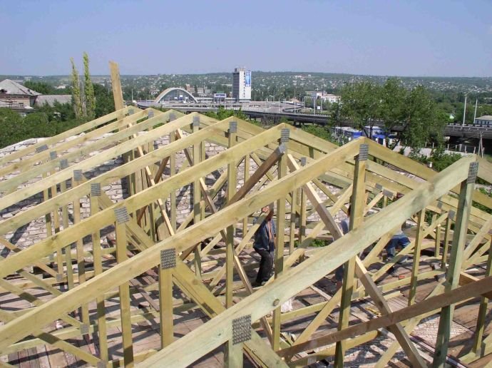 Наслонні крокви: складові частини, реалізація з фото