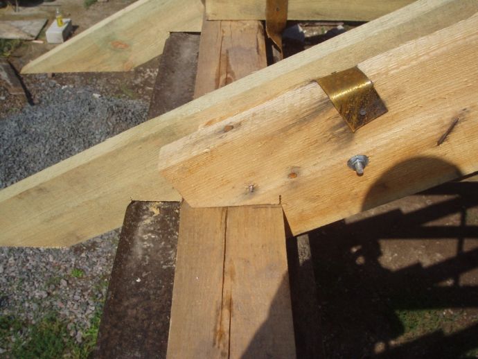 Кріплення крокв: до балок, до стіни, до мауерлату Кріплення крокв: до балок, до стіни, до мауерлату