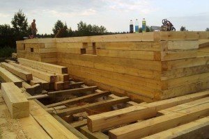 Гараж своїми руками з дерева – всі тонкощі роботи з деревяним брусом + Відео