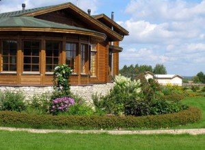 Палісадник перед будинком – які способи оформлення існують? + відео