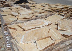 Камінь для доріжок на дачі – розберемо основні переваги + відео