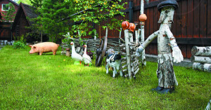 Ландшафтний дизайн сільського будинку – простота, природність + Відео