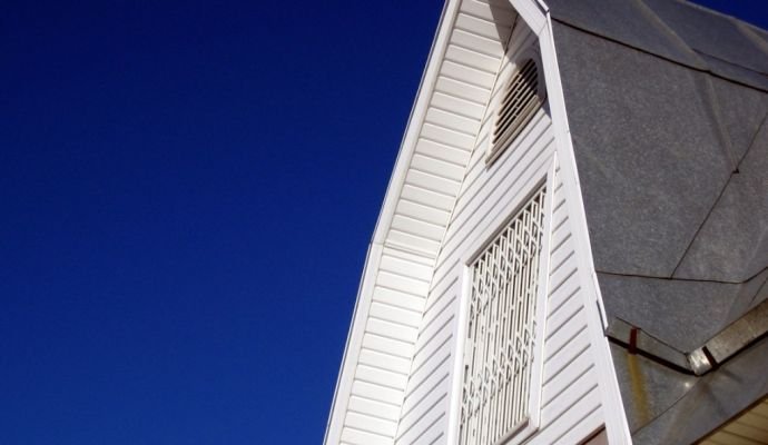 Підшивка фронтонів і даху: пристрій, дизайн та фото Підшивка фронтонів і даху: пристрій, дизайн та фото