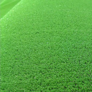 Догляд за газоном всі сезони – зелений килим цілий рік! + відео