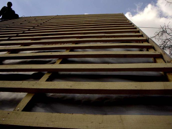 Як правильно класти металочерепицю на дах: відео Як правильно класти металочерепицю на дах: відео