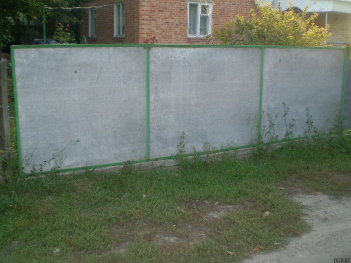 Як зробити паркан з шиферу: плоского або хвильового Як зробити паркан з шиферу: плоского або хвильового