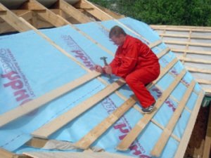 Решетування даху під ондулін: як зробити і з яким кроком Решетування даху під ондулін: як зробити і з яким кроком