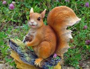 Декоративні фігури для саду – підбираємо і робимо самі + відео