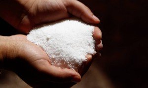 Мінеральні добрива – види і правила по їх використанню + відео