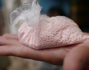 Мінеральні добрива – види і правила по їх використанню + відео