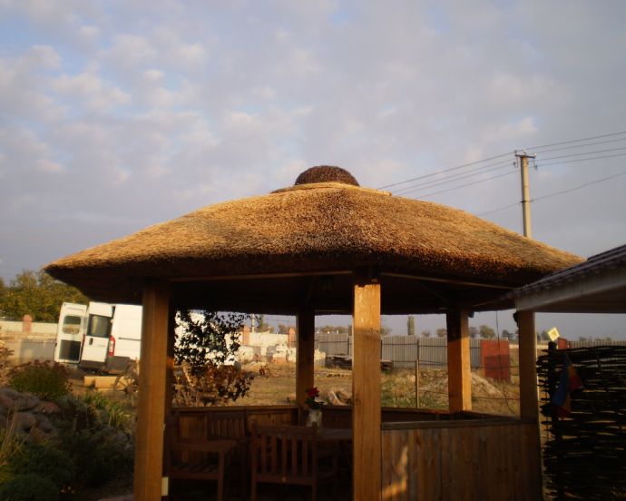 Дах з очерету своїми руками: фото, технологія Дах з очерету своїми руками: фото, технологія