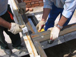 Розпашні гаражні ворота своїми руками   як зробити (фото і відео)