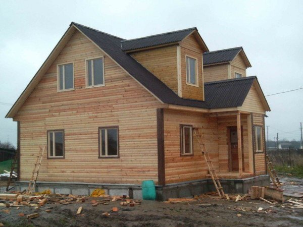 Особливості будинки з бруса 10 на 10 м