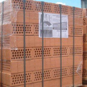 Упаковка і транспортування цегли: як робити правильно