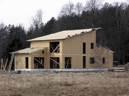 Одноповерховий каркасний будинок з односхилим дахом — пристрій і особливості монтажу (фото, відео)