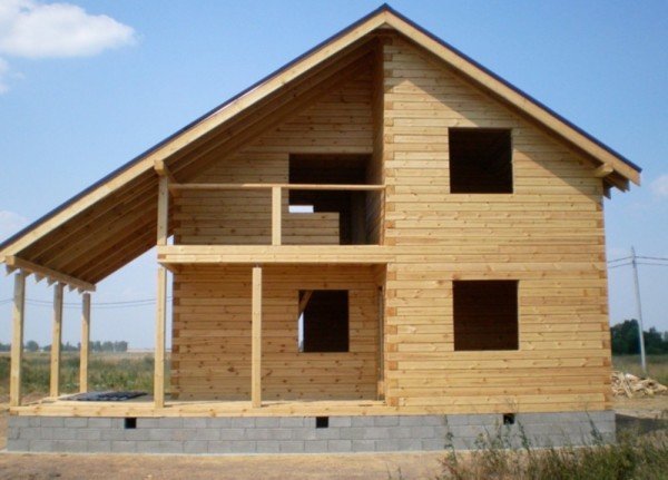 Чим краще будинку з бруса під усадку?