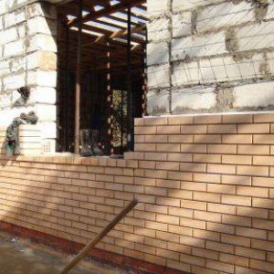 Як обкласти будинок цеглою самостійно Як обкласти будинок цеглою самостійно