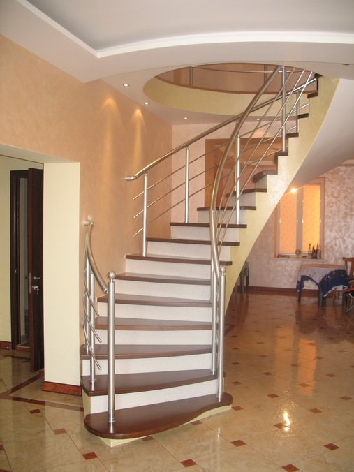 Як своїми руками зробити залізобетонну сходи в приватному будинку? Як своїми руками зробити залізобетонну сходи в приватному будинку?