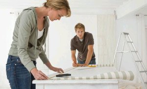 Як правильно клеїти бамбукові шпалери (технологія обклеювання на відео)