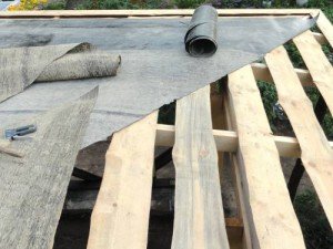 Як правильно покрити дах руберойдом: технологія укладання та нюанси