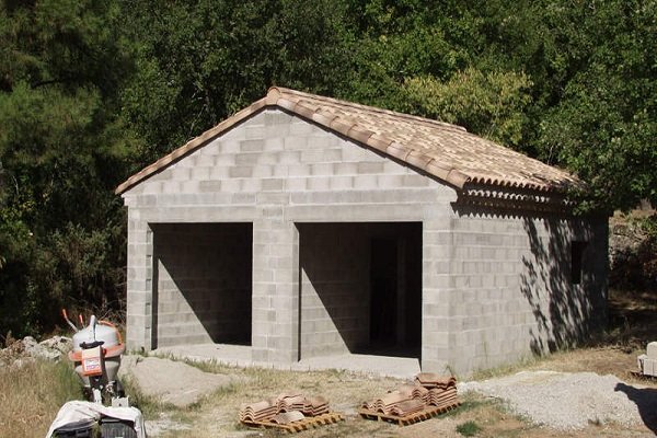 Як побудувати гараж з шлакоблоку своїми руками