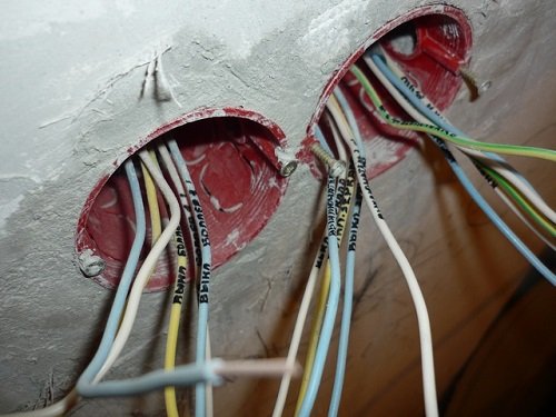 Використання коронок по бетону для монтажу підрозетників Використання коронок по бетону для монтажу підрозетників