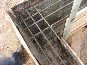 Стрічковий фундамент своїми руками: пристрій, лінолеум, гідроізоляція і заливка