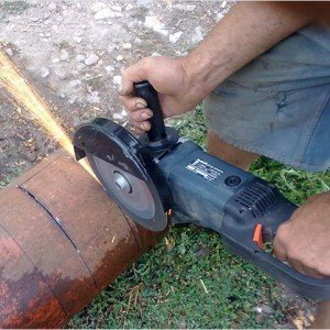 Як виготовити піч буржуйку для гаража з цегли і металу?