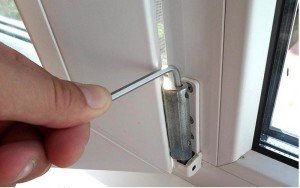 Пластикова петля для вікон   як зняти вікно з петель і стулку