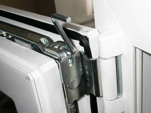 Як відрегулювати балконну пластикову двері   відео самостійного регулювання