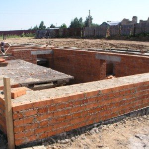 Як розрахувати вартість будинку з цегли та гаража? Як розрахувати вартість будинку з цегли та гаража?