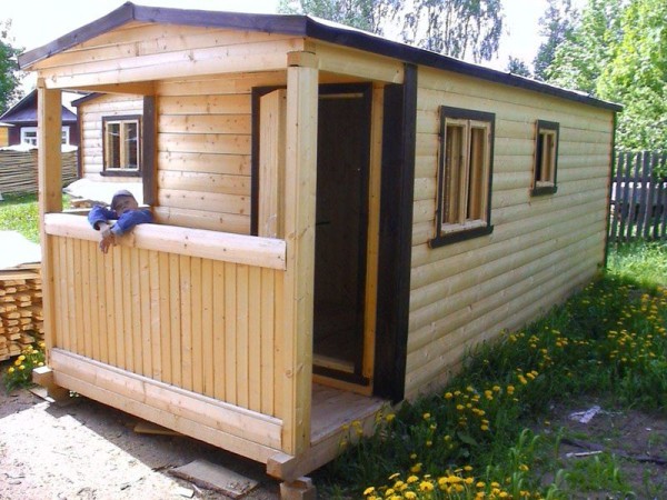 Для чого потрібні деревяні побутівки і як їх зробити самому