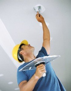 Як побілити стелю валиком своїми руками: вибір валика і техніка побілки