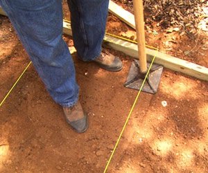 Глиняний замок для колодязя: технологія виготовлення, як вирити і зміцнити