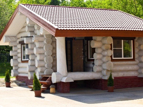 Що таке будинок з рубленого колоди і технологія його зведення Що таке будинок з рубленого колоди і технологія його зведення