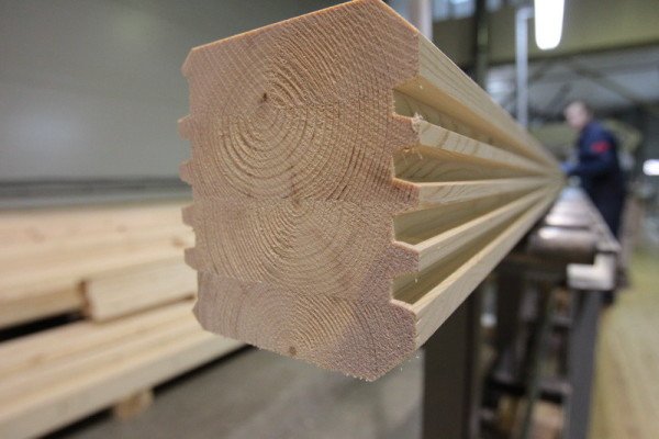 Німецький і скандинавський профільований брус: плюси і мінуси