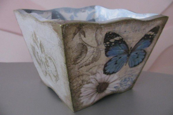 Як зробити кашпо і горщики для петуній своїми руками: прості і оригінальні ідеї для прикраси саду, покрокові фото і відео