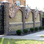Паркан з рваної цегли будуємо своїми руками Паркан з рваної цегли будуємо своїми руками