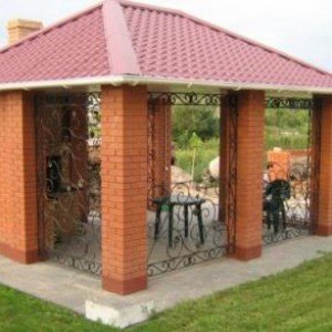 Як правильно і акуратно побудувати цегляну альтанку з мангалом з цегли