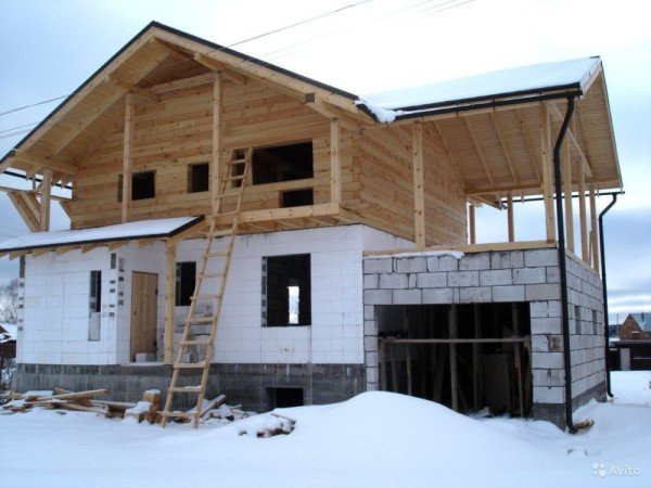 Як побудувати комбіновані будинки з піноблоків і дерева